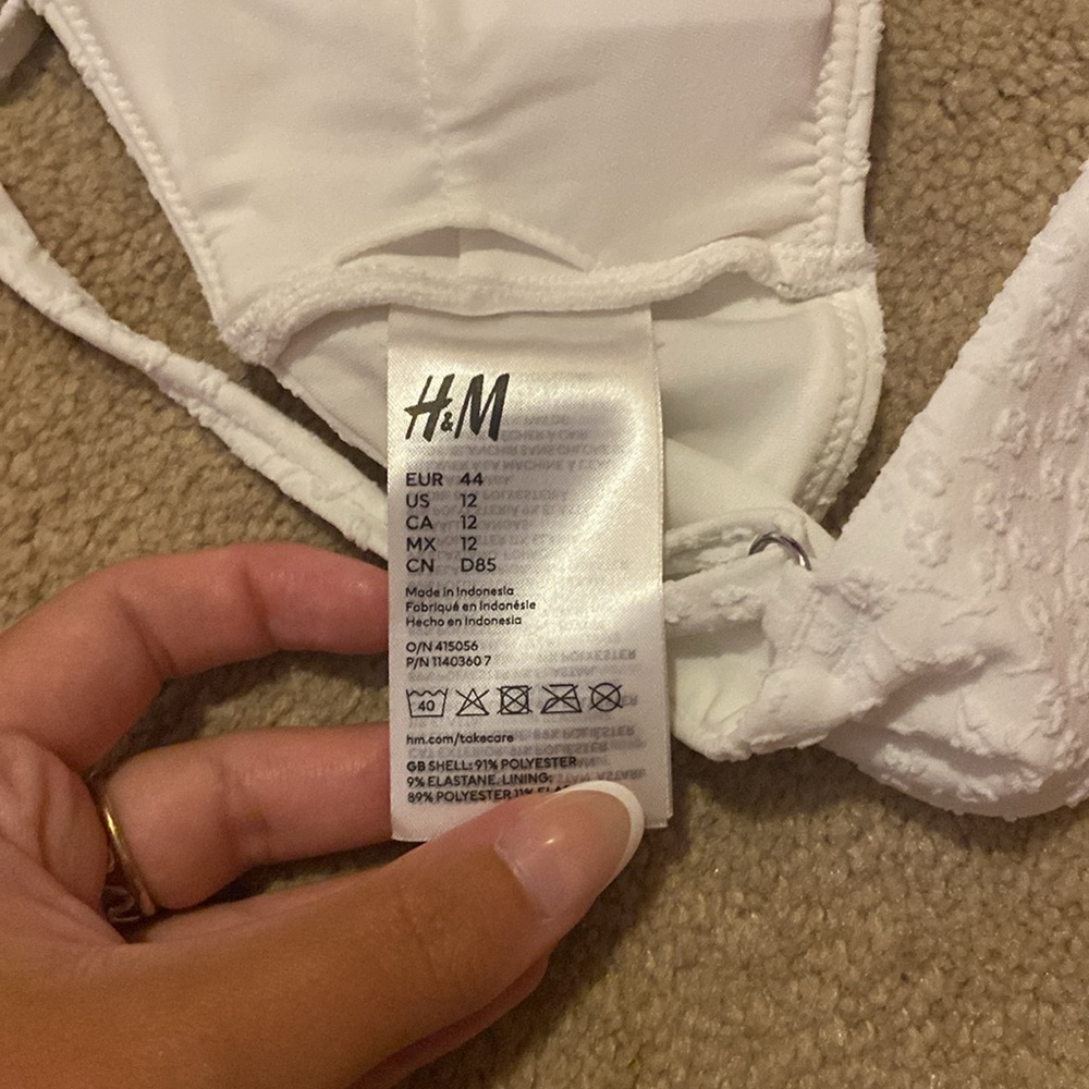 H&M White Embroidered Flower Bikini Top - Picture 5 of 5